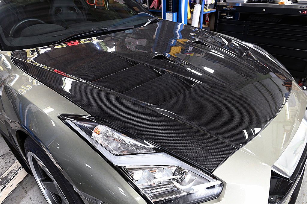 R35 Dry Carbon M17 Aero Bonnet
