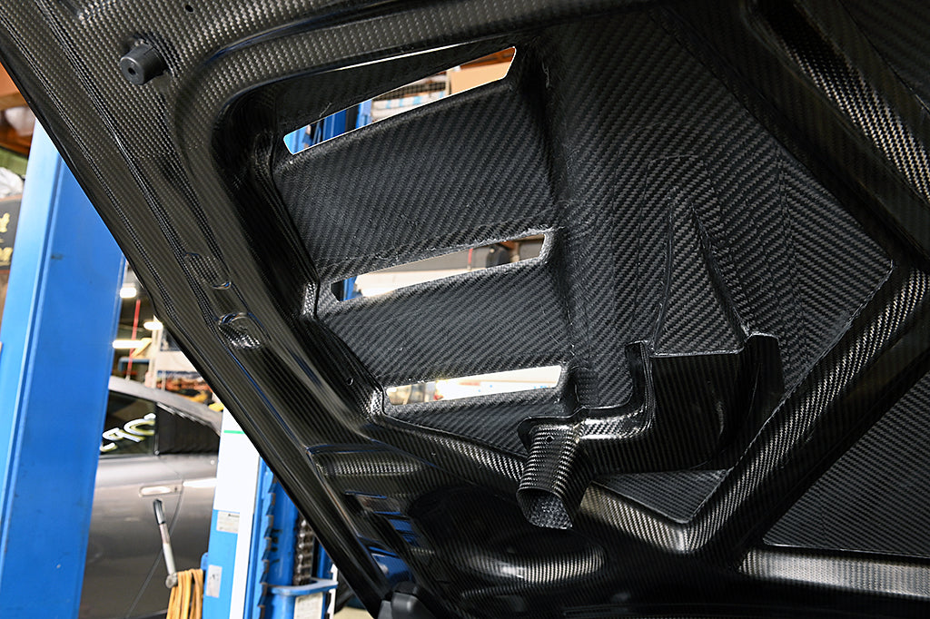 R35 Dry Carbon M17 Aero Bonnet