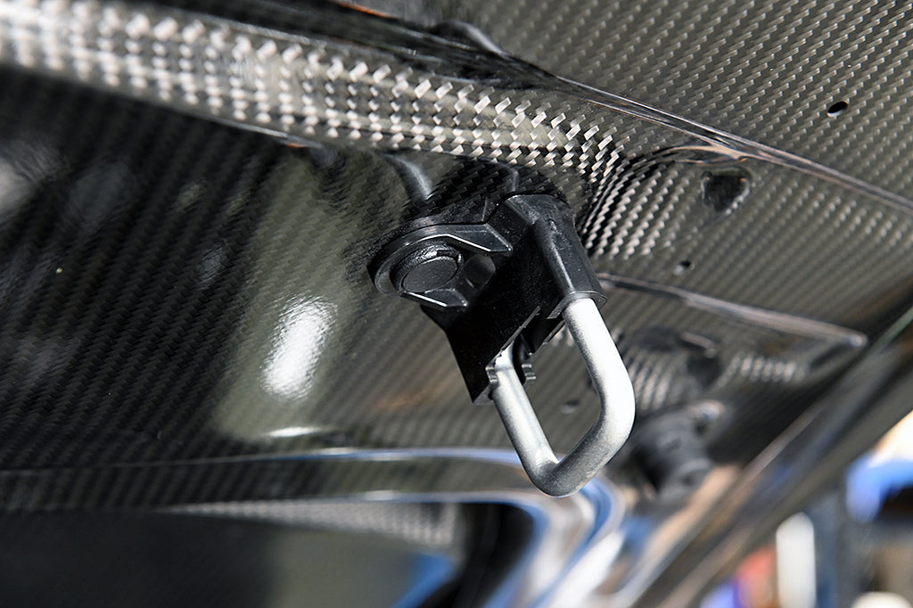 R35 Dry Carbon M17 Aero Bonnet