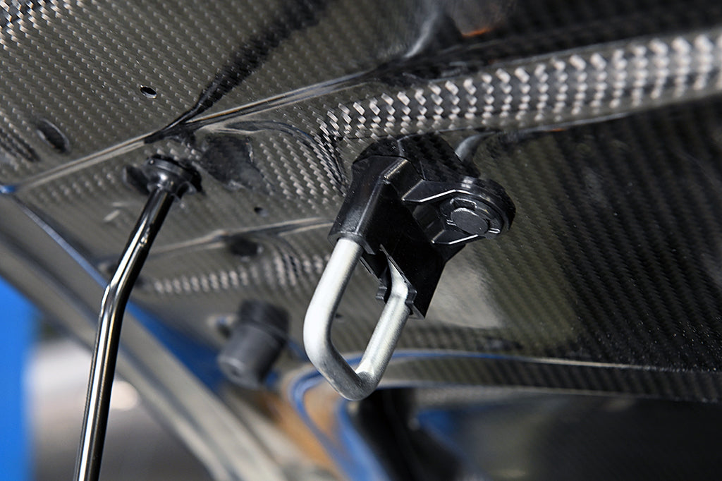 R35 Dry Carbon M17 Aero Bonnet